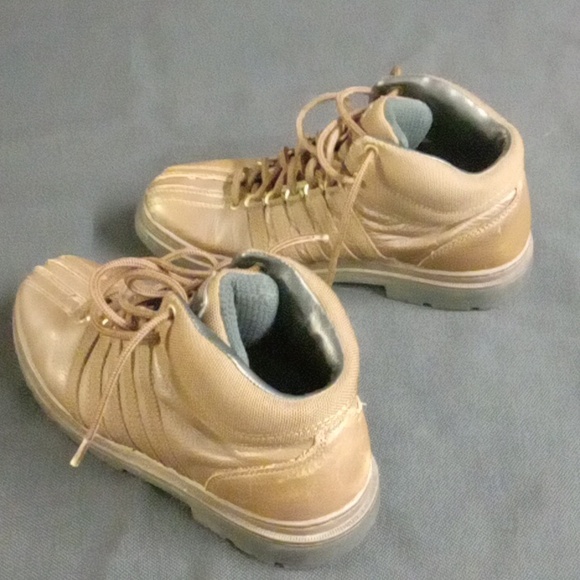 K-Swiss Lowtop Boots - Picture 2 of 6